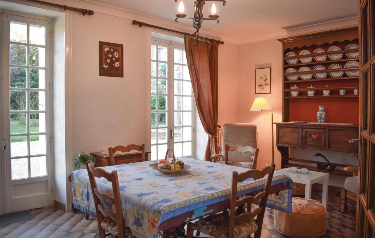 Cozy Home In Plancoet With Wifi Buitenkant foto